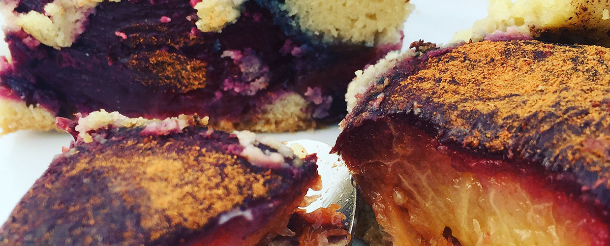 Plum pie
