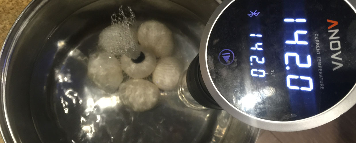 Sous vide eggs cooking